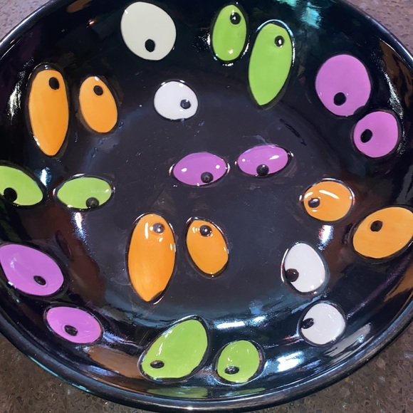 Cute Halloween bowl with google eyes - Picture 4 of 5